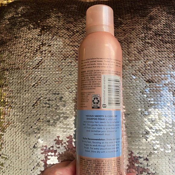 Nexxus Smooth & Clean Day 2 Refresher Dry Shampoo Foam Size 6.8 oz - Picture 3 of 6